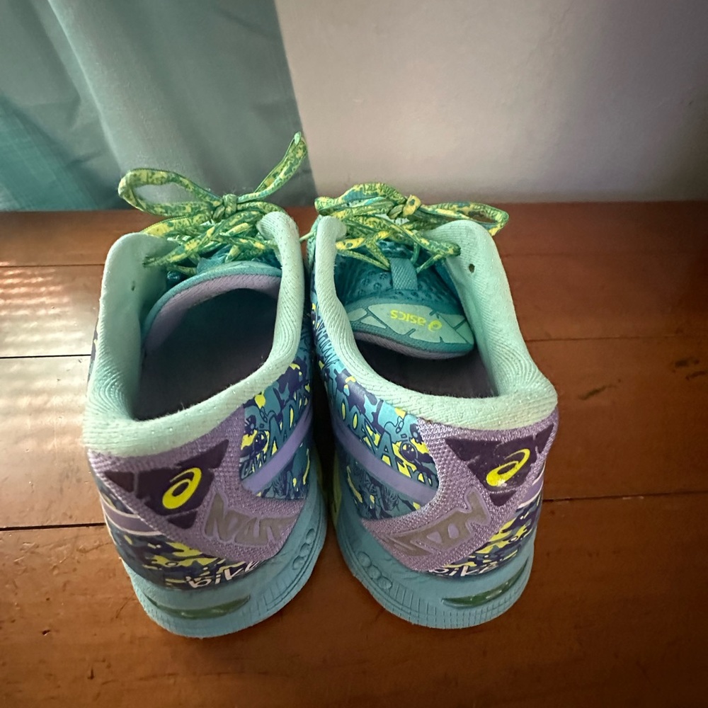 ASICS Women tennis shoe - Picture 3 of 5